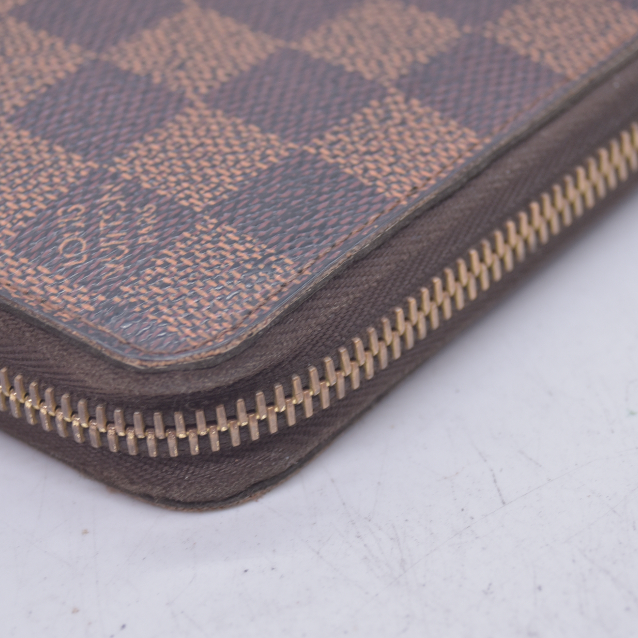 $940 2011 Louis Vuitton Damier Ebene Zippy Wallet CA1101 10021153