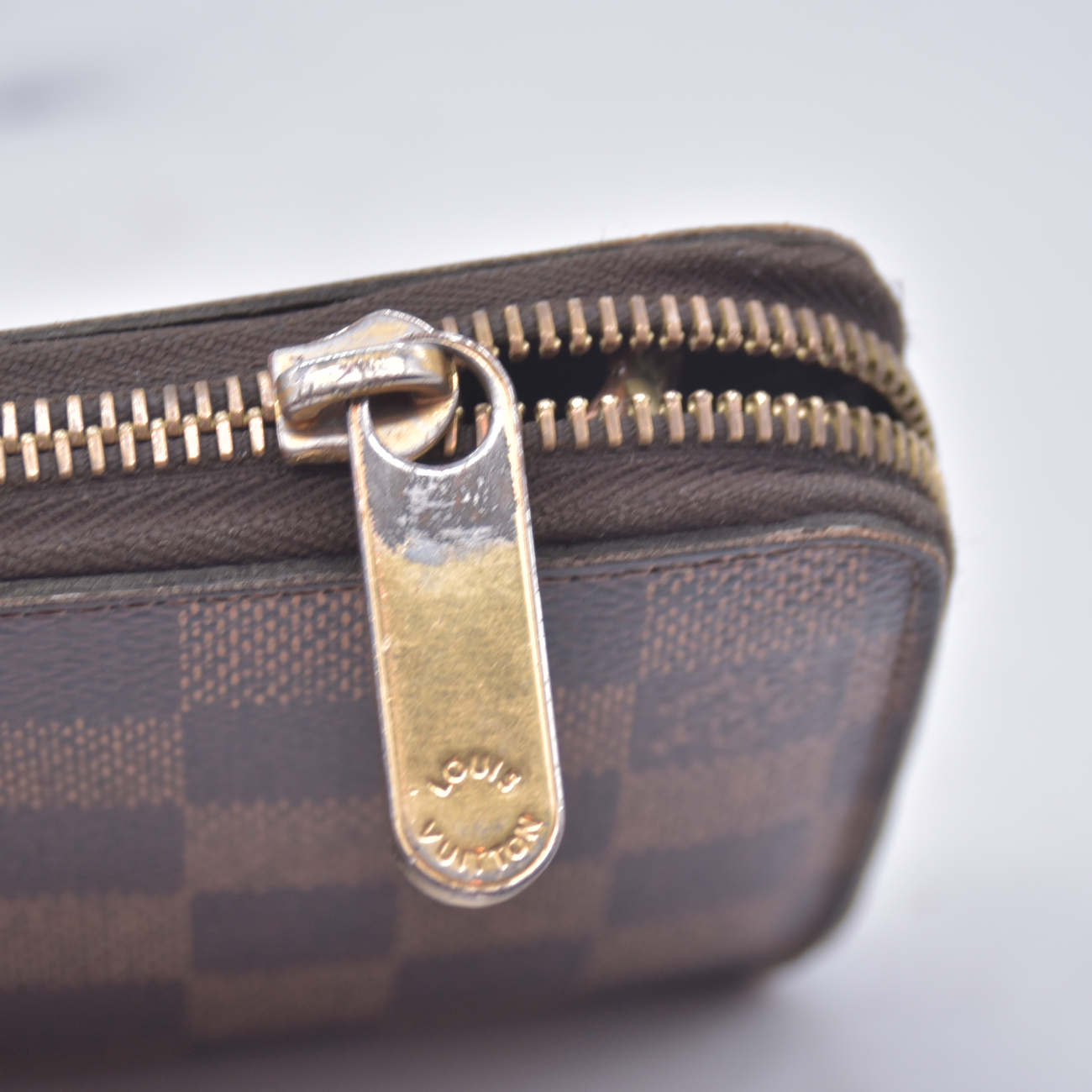 $940 2011 Louis Vuitton Damier Ebene Zippy Wallet CA1101 10021153