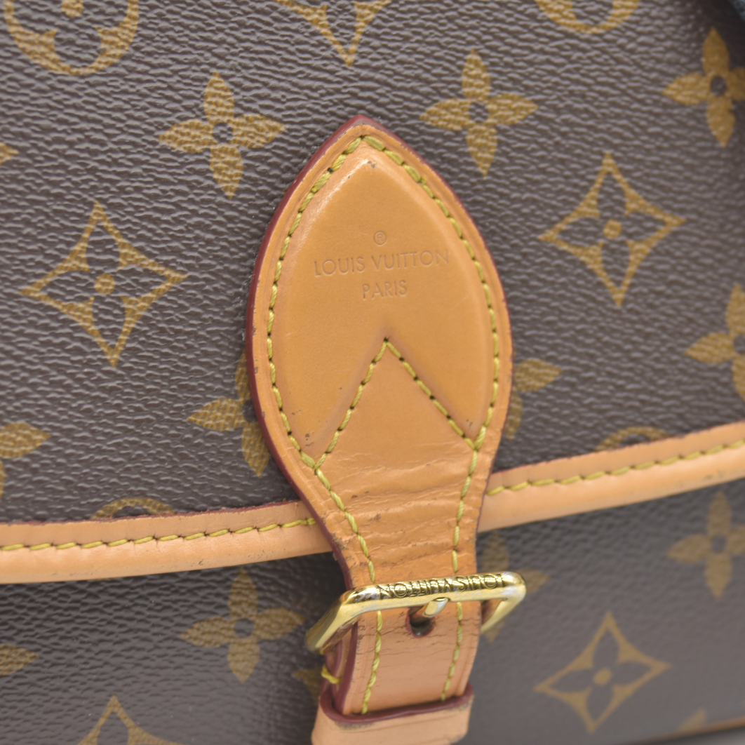 $2620 LOUIS VUITTON  Monogram Diane Black RFID Crossbody