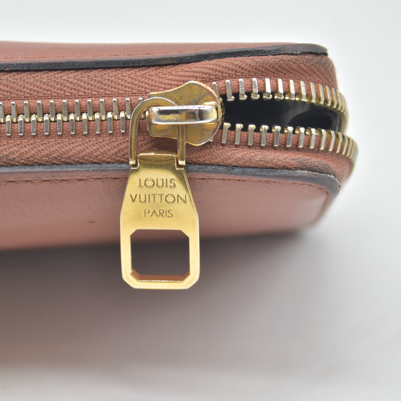 $1250 2014 Louis Vuitton Parnassea Portefeuille Iena Zip Around Long Wallet MI0134