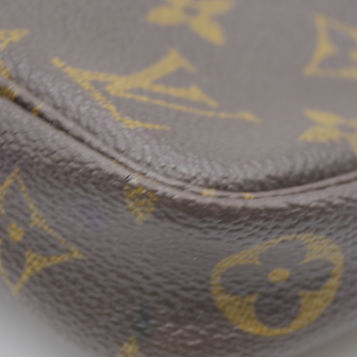 AUCTION $1290 Louis Vuitton Monogram Pochette Accessories AR1011