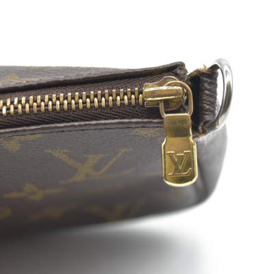 AUCTION $1290 Louis Vuitton Monogram Pochette Accessories AR1011
