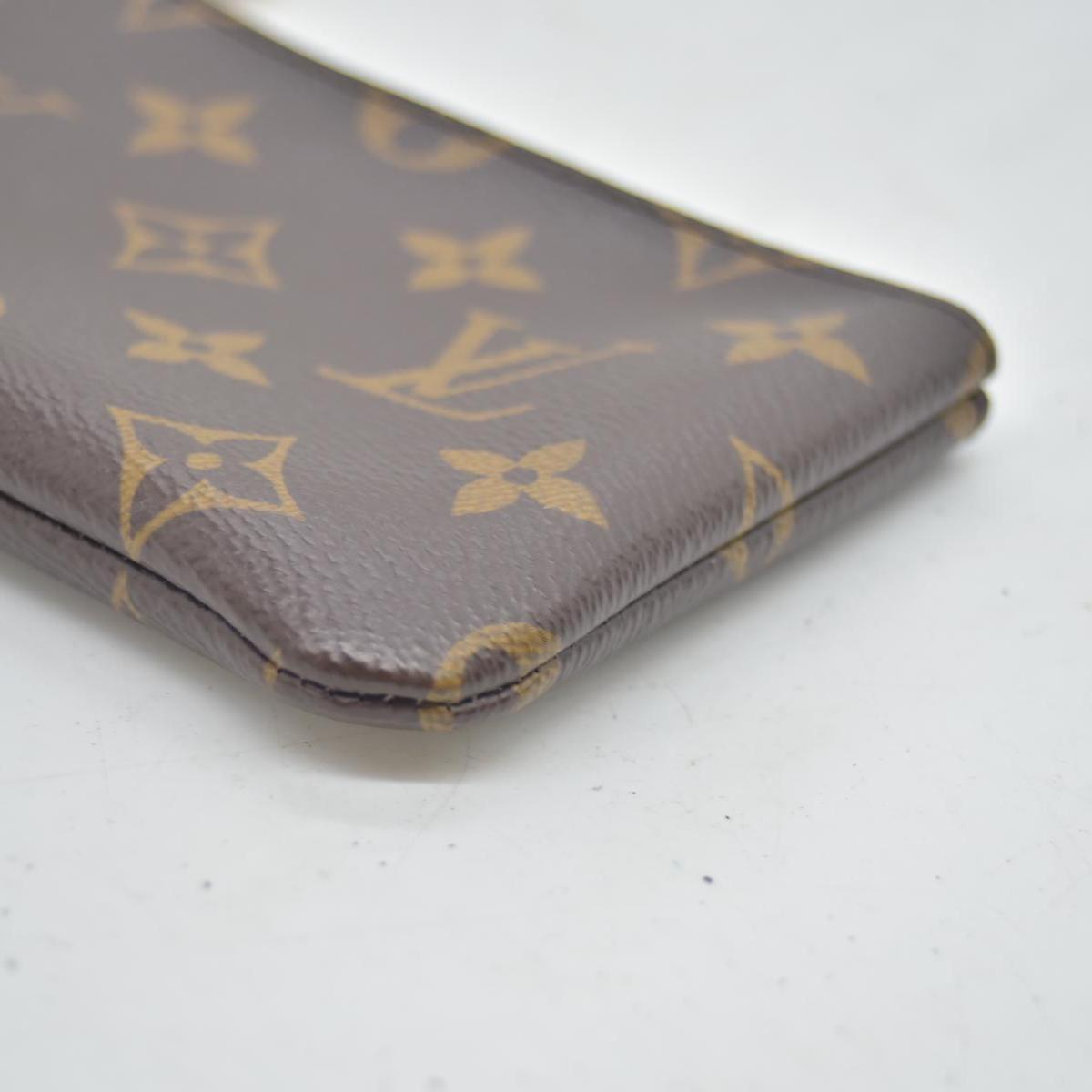$425 Louis Vuitton Monogram Key Pouch S CONSIGNMENT