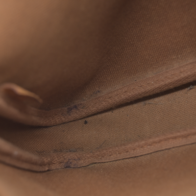 AUCTION $1290 Louis Vuitton Monogram Pochette Accessories AR1011