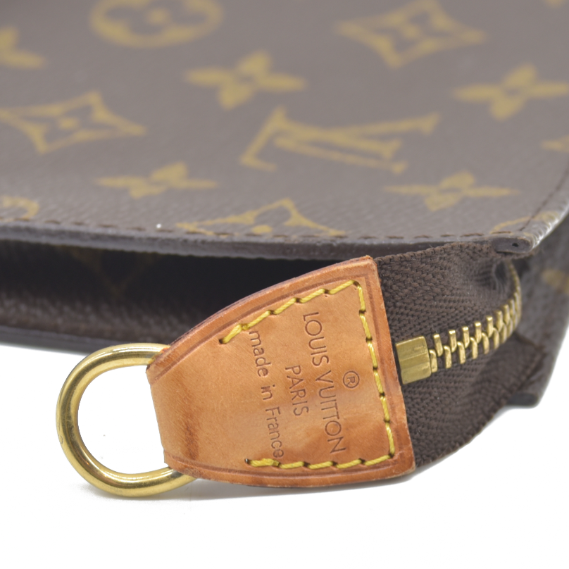 AUCTION $525 Louis Vuitton Monogram Bucket 23 Pouch FL1011