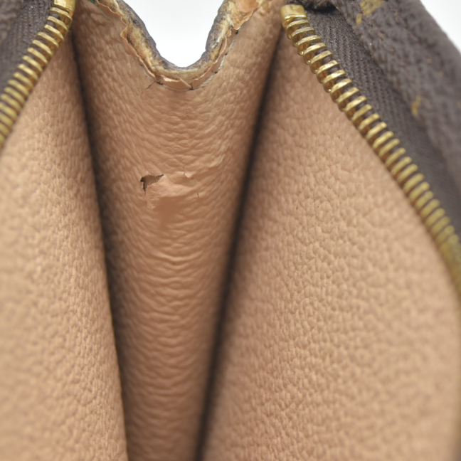 AUCTION $525 Louis Vuitton Monogram Bucket 23 Pouch FL1011