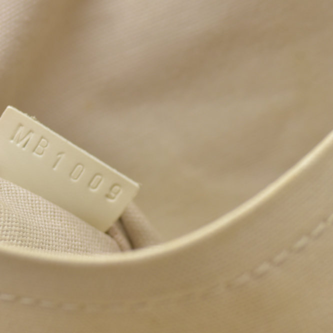 $1250 Louis Vuitton Monogram Cabai Panema PM MB1009 2009