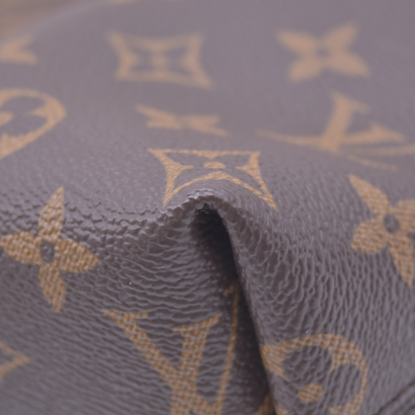 $2700 Louis Vuitton Monogram CarryAll East West RFID 10021155