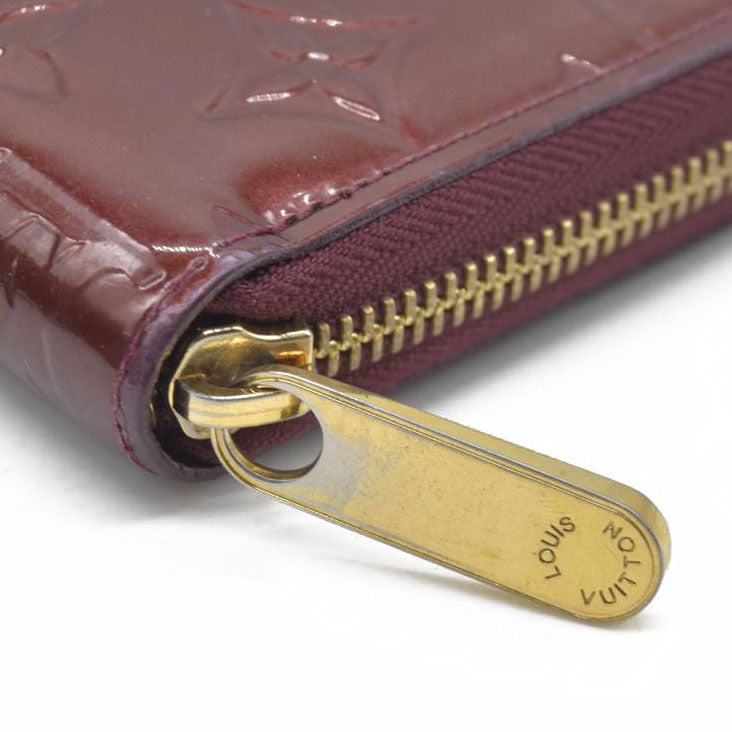 AUCTION $1030 Louis Vuitton  Vernis Zippy Wallet Rouge Fauviste SP2130