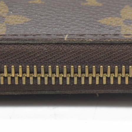 AUCTION $915 Louis Vuitton  Monogram Zippy Wallet CA5039