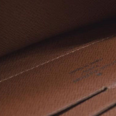 AUCTION $915 Louis Vuitton  Monogram Zippy Wallet CA5039