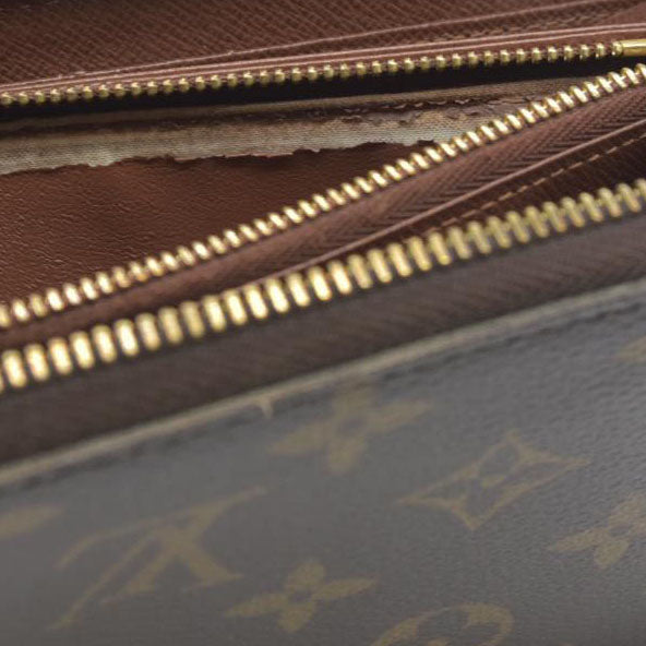 AUCTION $915 Louis Vuitton  Monogram Zippy Wallet CA5039