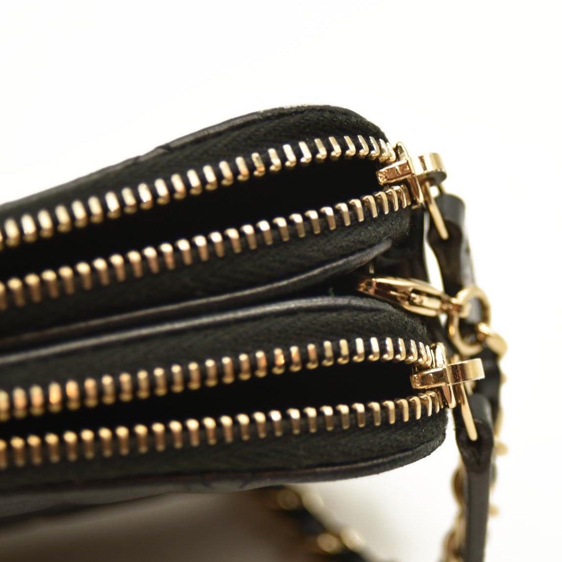 Chanel Iridescent Lambskin Quilted Pearl Clutch With Chain Black 29*