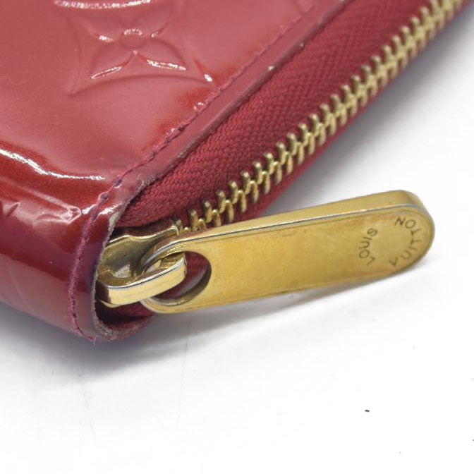 $970 Louis Vuitton Pomme d'Amour Monogram Vernis Zippy Wallet CONSIGNMENT