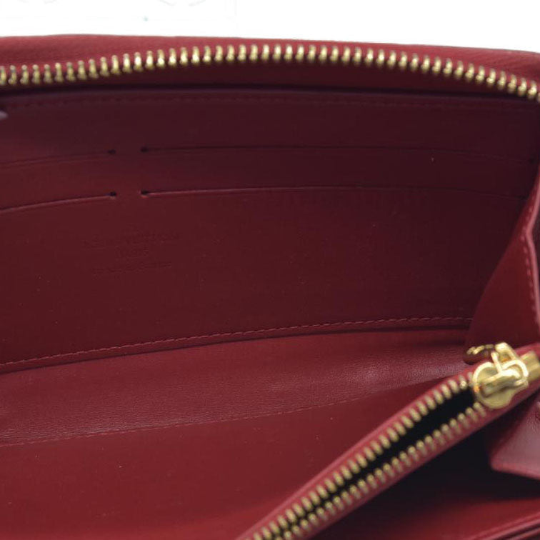 $970 Louis Vuitton Pomme d'Amour Monogram Vernis Zippy Wallet CONSIGNMENT