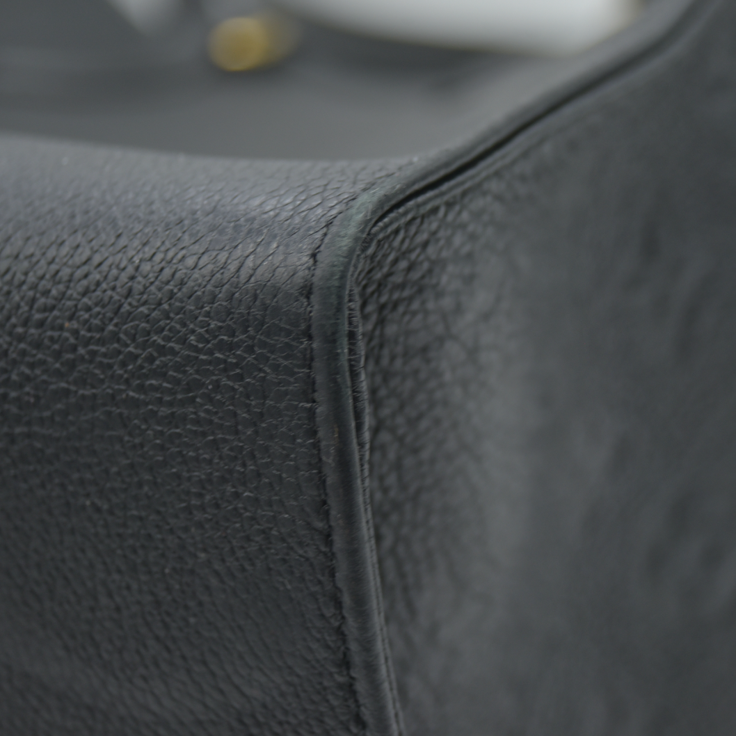 Louis Vuitton  Empreinte Monogram Giant Onthego MM Black RFID