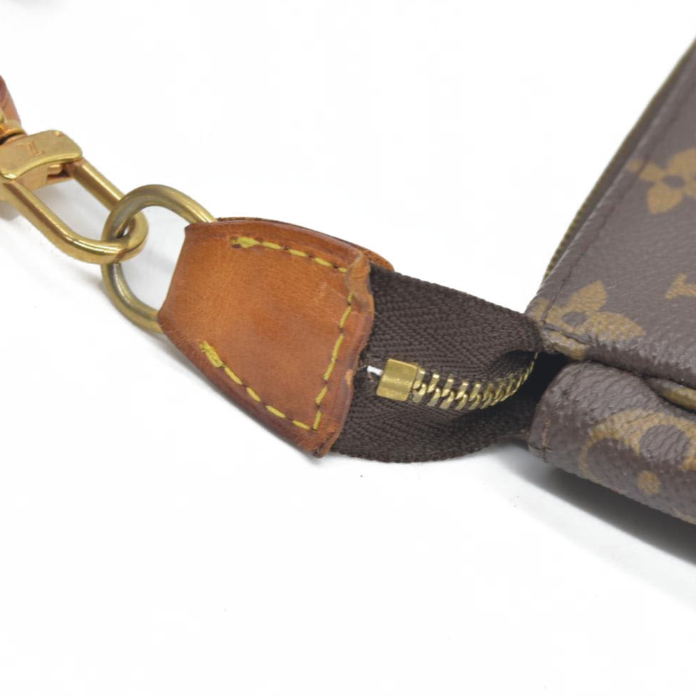 $1660 Louis Vuitton Monogram Pochette Accessories SD0090