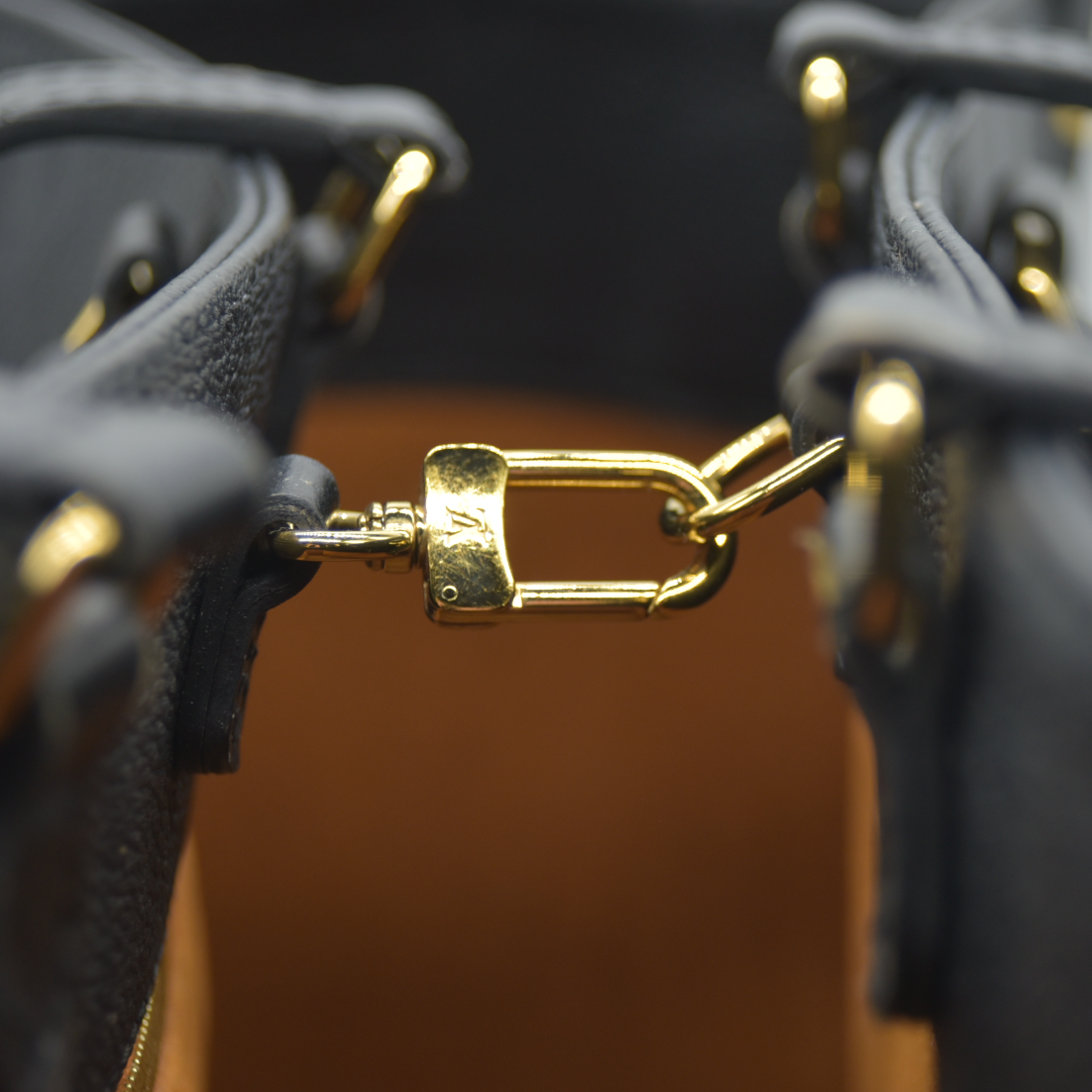 Louis Vuitton  Empreinte Monogram Giant Onthego MM Black RFID