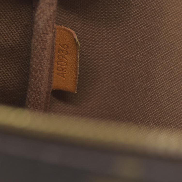 Louis Vuitton Monogram Pochette Accessories AR0936