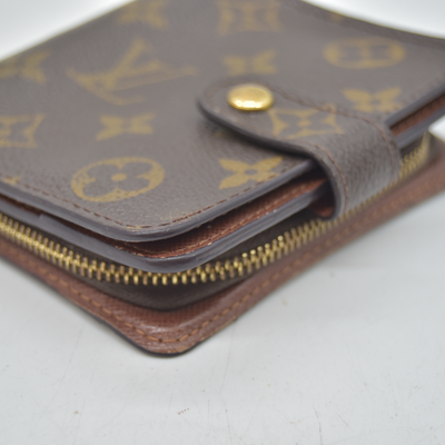 $590 2000 Louis Vuitton Monogram Compact Zippe Zipped Wallet CA0090 CONSIGNMENT