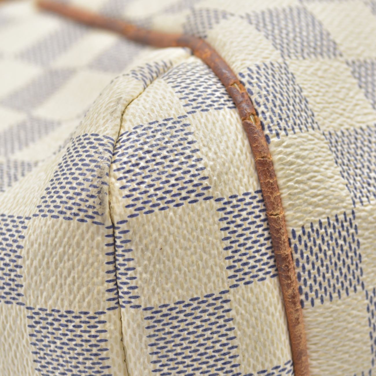 $1270 2009 Louis Vuitton Totally PM White Damier Azur AR2099