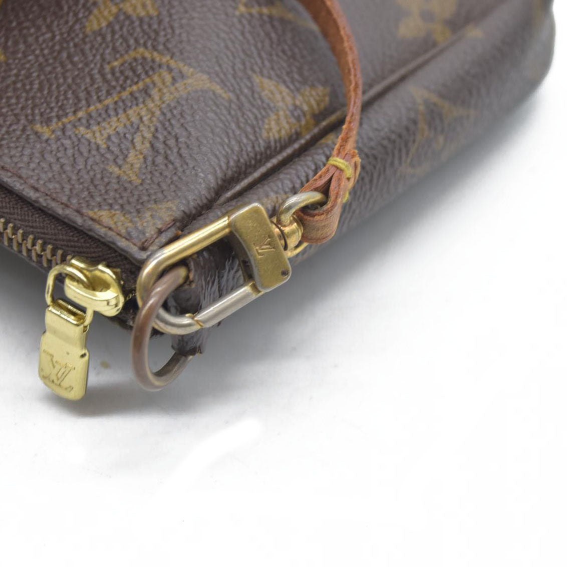 Louis Vuitton Monogram Pochette Accessories VI0090
