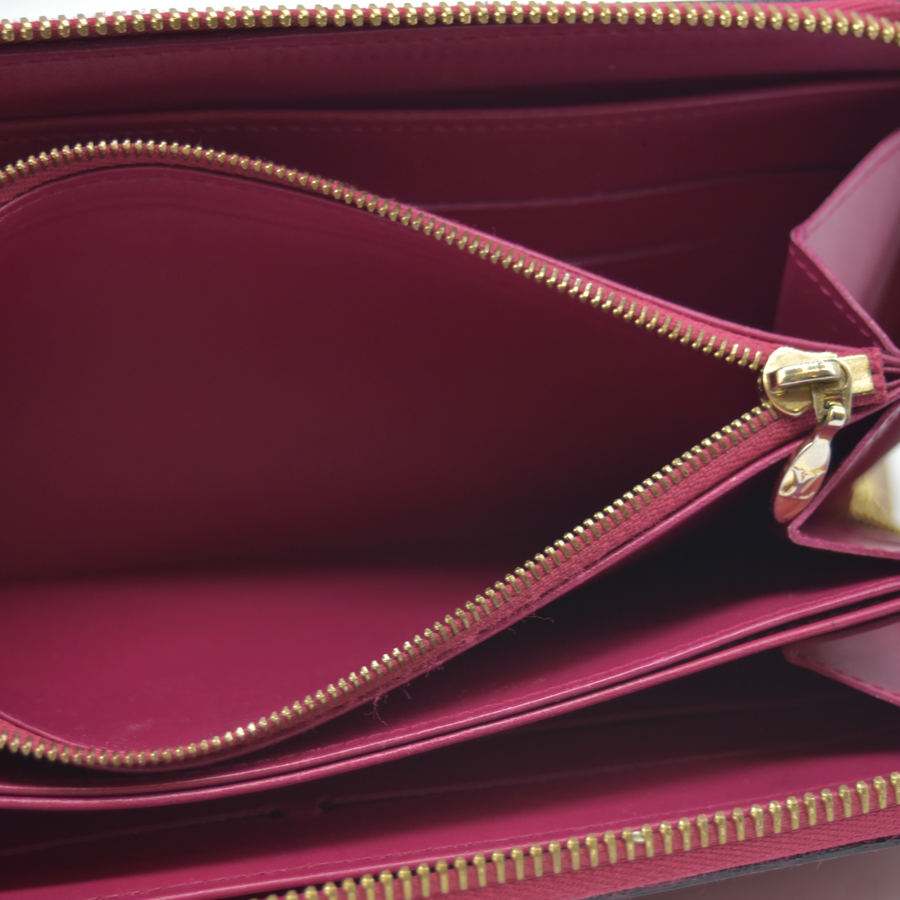 $970 2014 Louis Vuitton Vernis Zippy Wallet Red CA2184 CONSIGNMENT