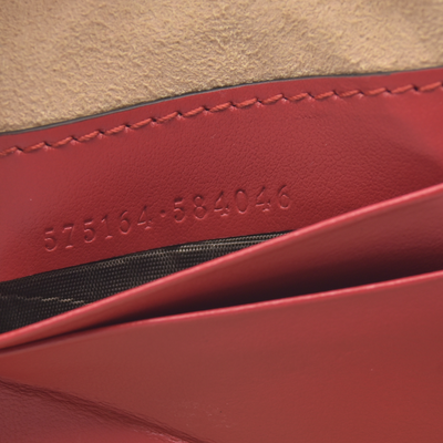$680 Gucci Calfskin Matelasse GG Marmont Round Wrist Wallet Hibiscus Red