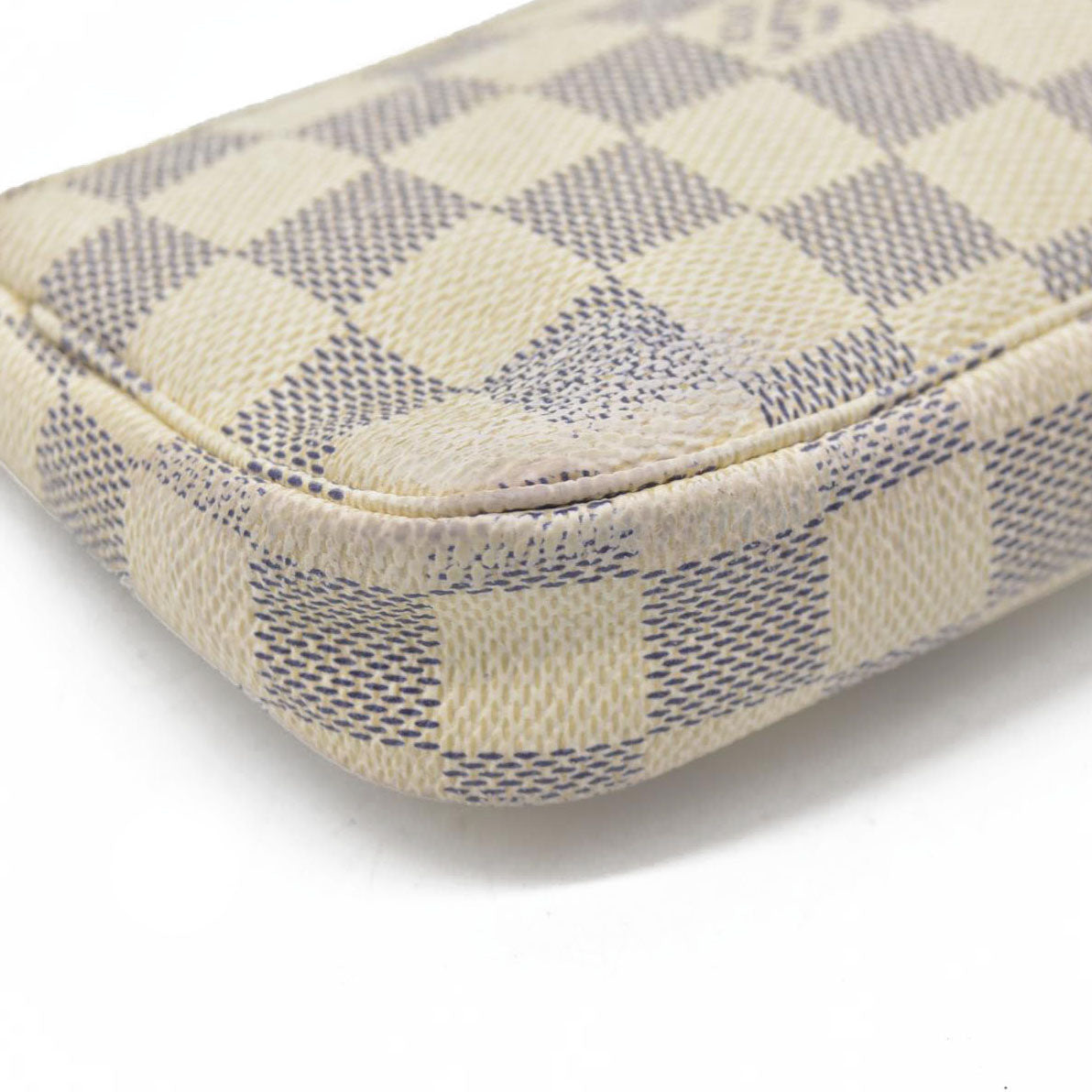 $825 Louis Vuitton  Damier Azur Mini Pochette Accessories FL0027