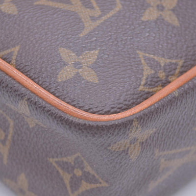 $680 Louis Vuitton Monogram Compiegne 23 Toiletries 10021253