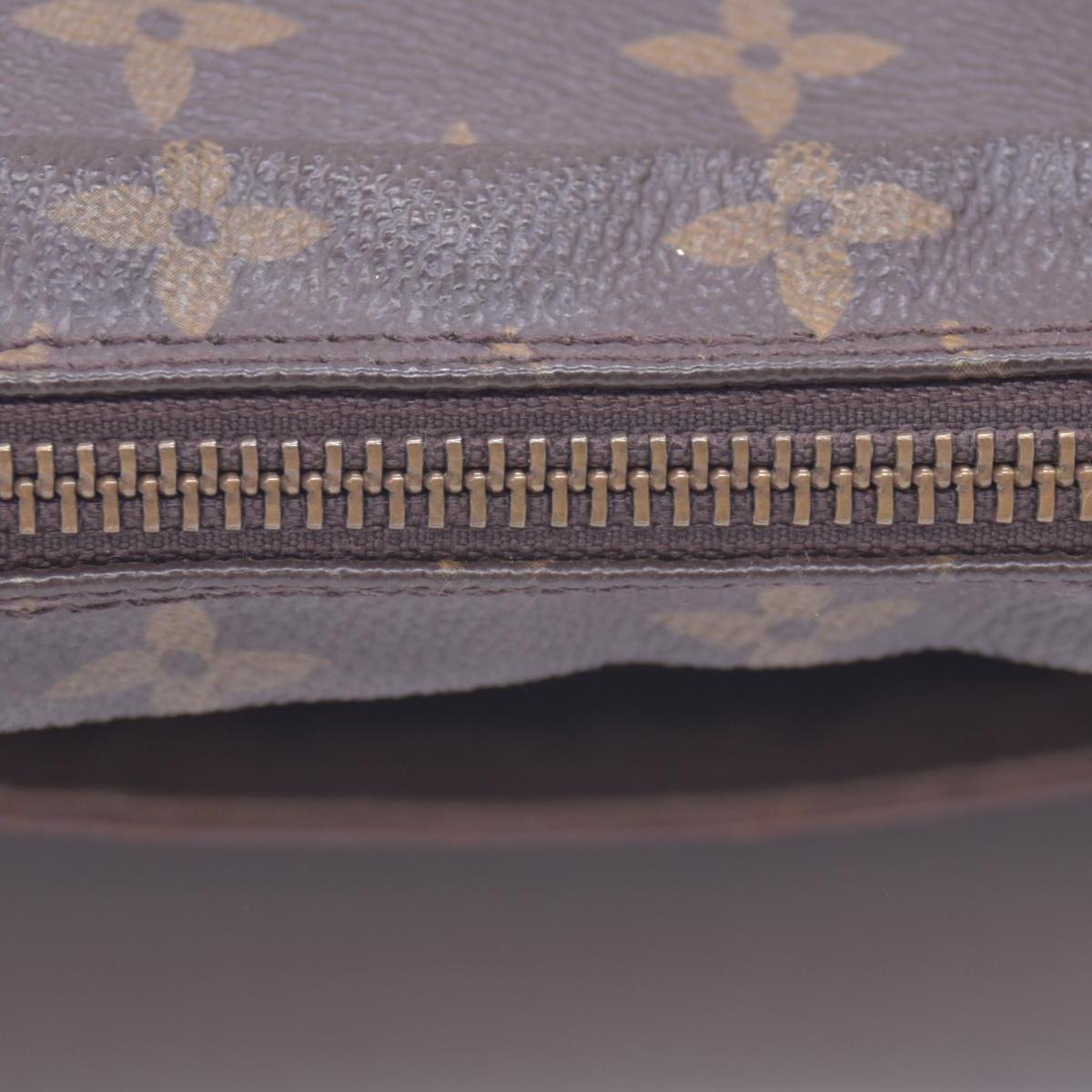 $680 Louis Vuitton Monogram Compiegne 23 Toiletries 10021253