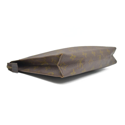 $1120 LOUIS VUITTON Monogram Toiletry 26