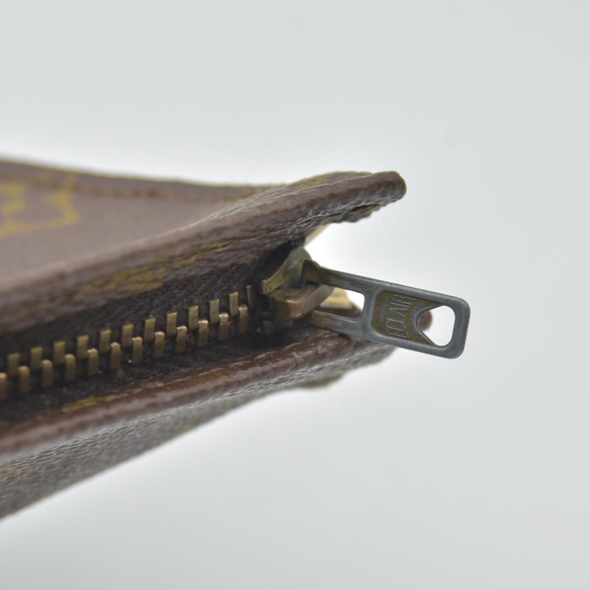 $1120 LOUIS VUITTON Monogram Toiletry 26
