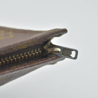 $1120 LOUIS VUITTON Monogram Toiletry 26