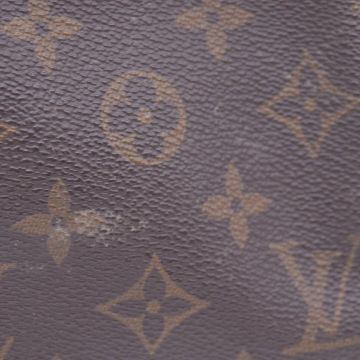 $620 1982 Louis Vuitton Monogram Trousse Toilette 23 872NO 10021252