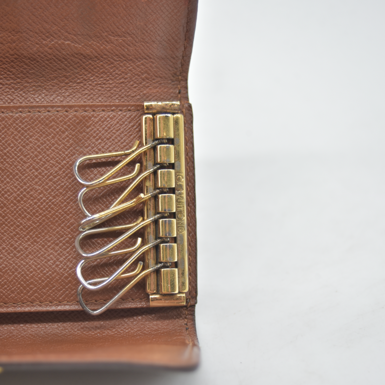 $345 2003 Louis Vuiton Monogram Multicles 6 Key Holder CT0033 CONSIGNMENT