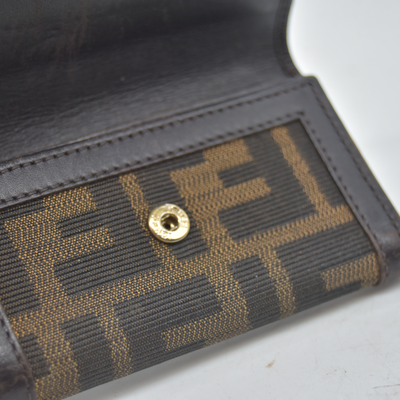 $390 Fendi Logo F 6 Key Holder CONSIGNMENT