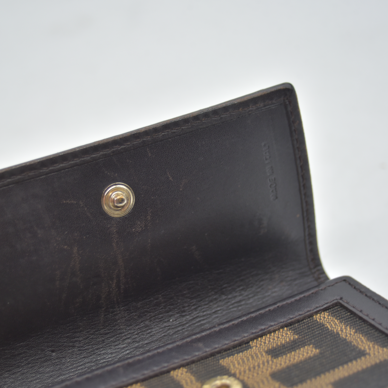 $390 Fendi Logo F 6 Key Holder CONSIGNMENT