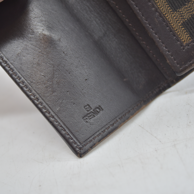 $390 Fendi Logo F 6 Key Holder CONSIGNMENT
