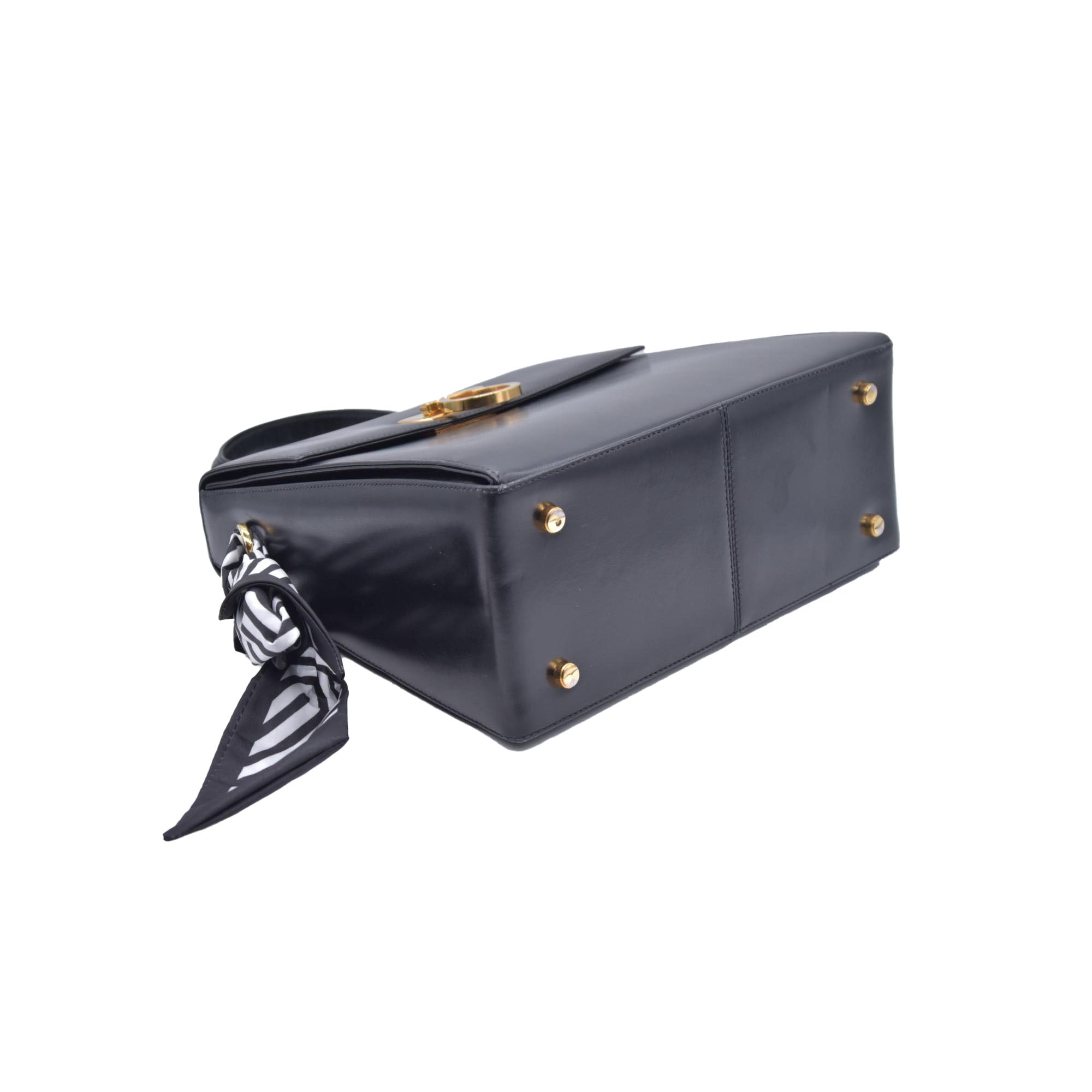 $1450 SALVATORE FERRAGAMO Smooth Calfskin Gancini Top Handle Bag CONSIGNMENT 10021181