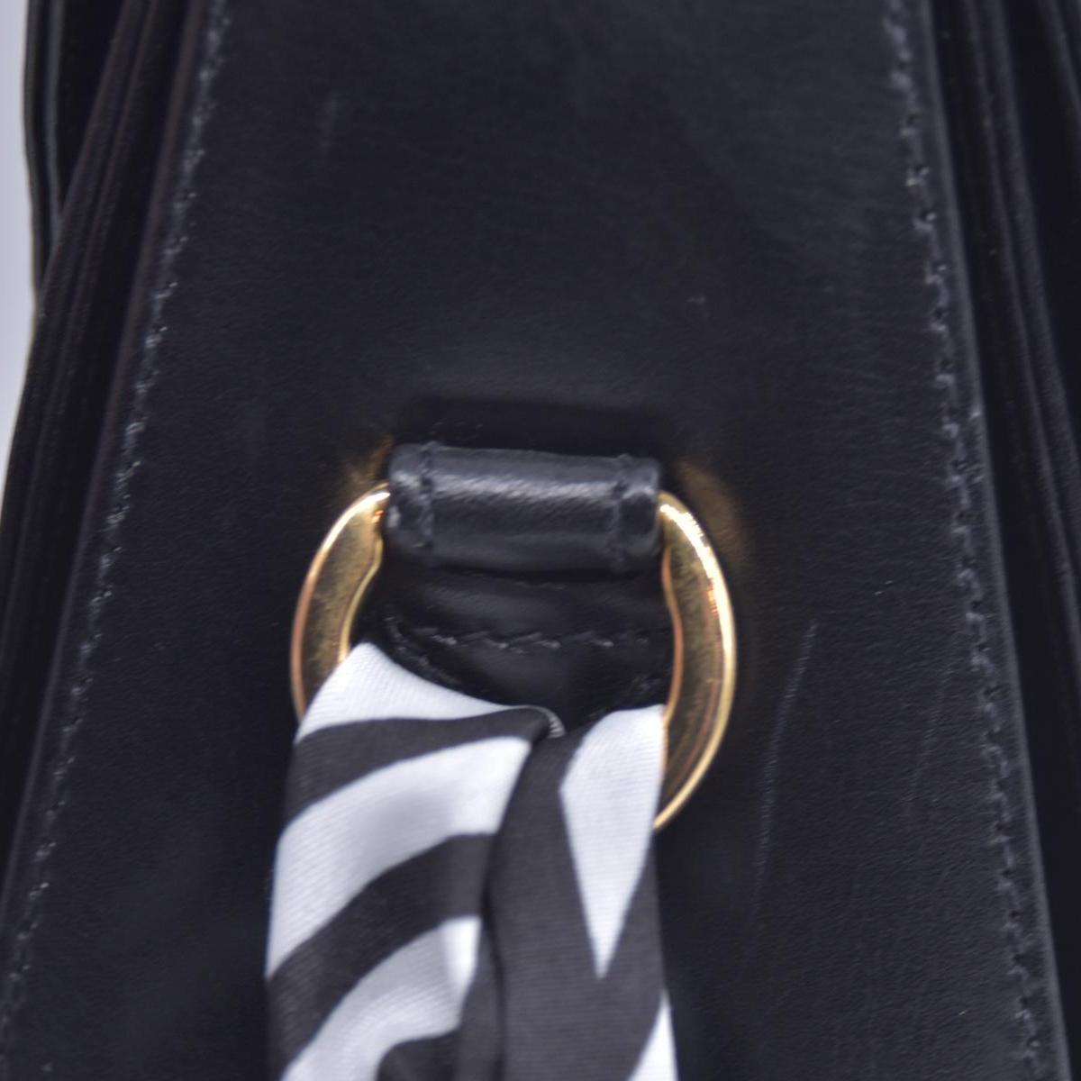 $1450 SALVATORE FERRAGAMO Smooth Calfskin Gancini Top Handle Bag CONSIGNMENT 10021181