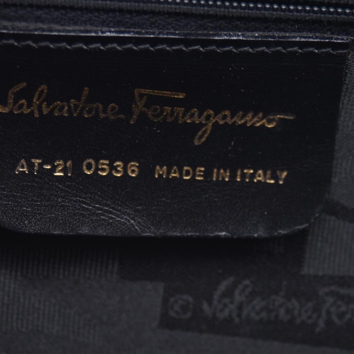 $1450 SALVATORE FERRAGAMO Smooth Calfskin Gancini Top Handle Bag CONSIGNMENT 10021181