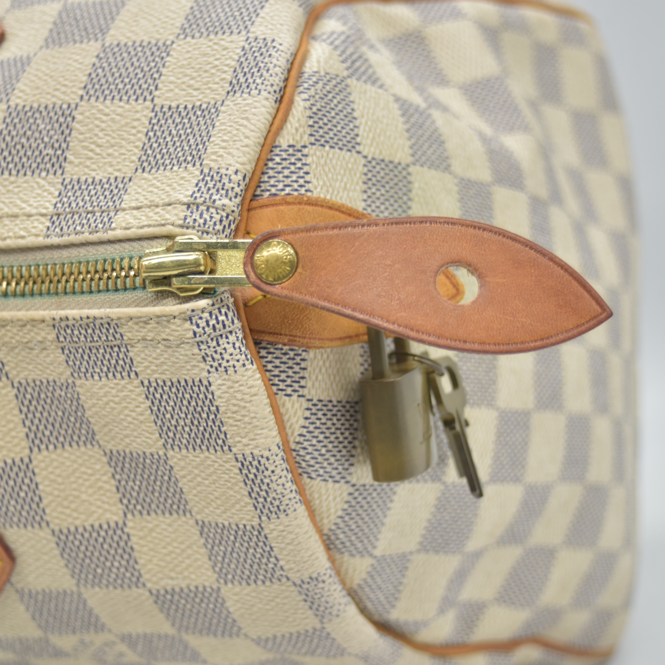 $1550 2010 Louis Vuitton Speedy 30 Damier Azur DU1170