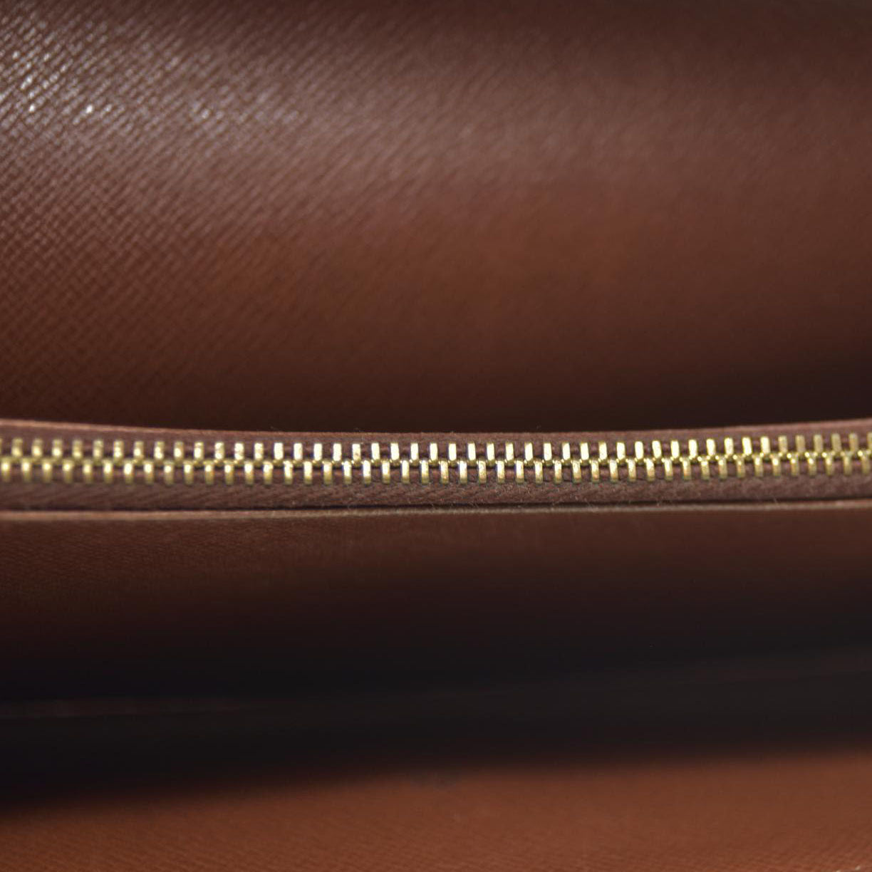 Louis Vuitton $725 Monogram Portefeiulle Sarah Long Bifold Wallet AN1920 CONSIGNMENT