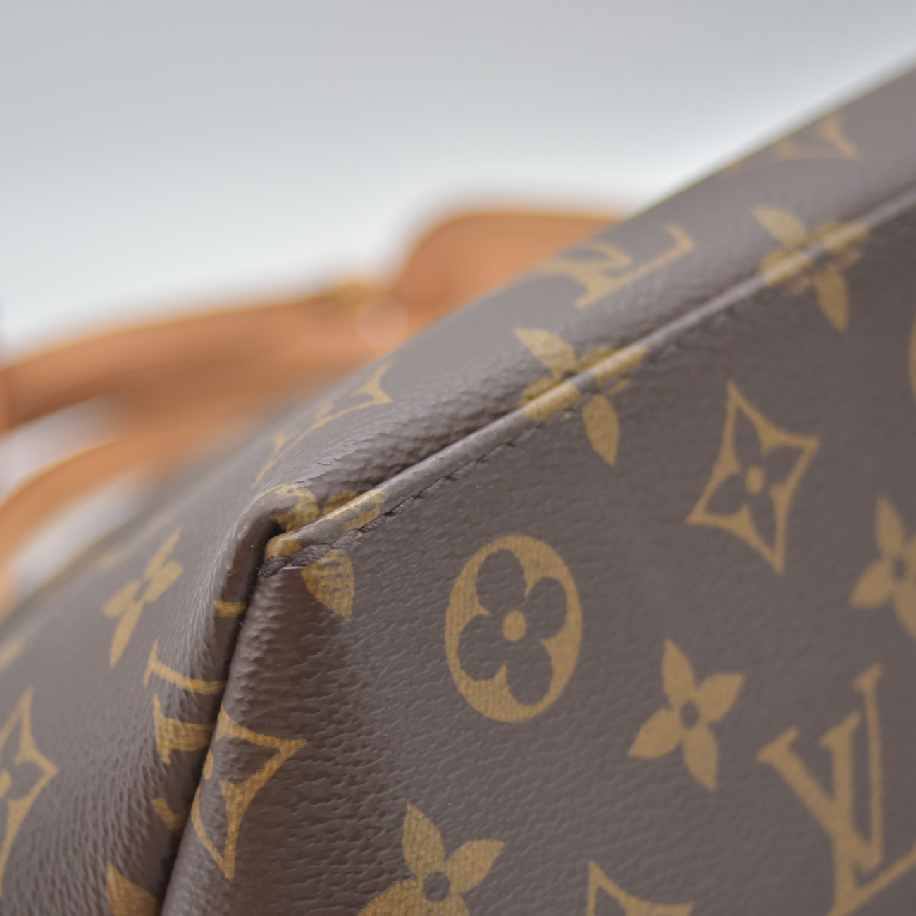 $3150 Louis Vuitton Monogram Palais Petit RFID Shoulder Bag
