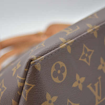 $3150 Louis Vuitton Monogram Palais Petit RFID Shoulder Bag