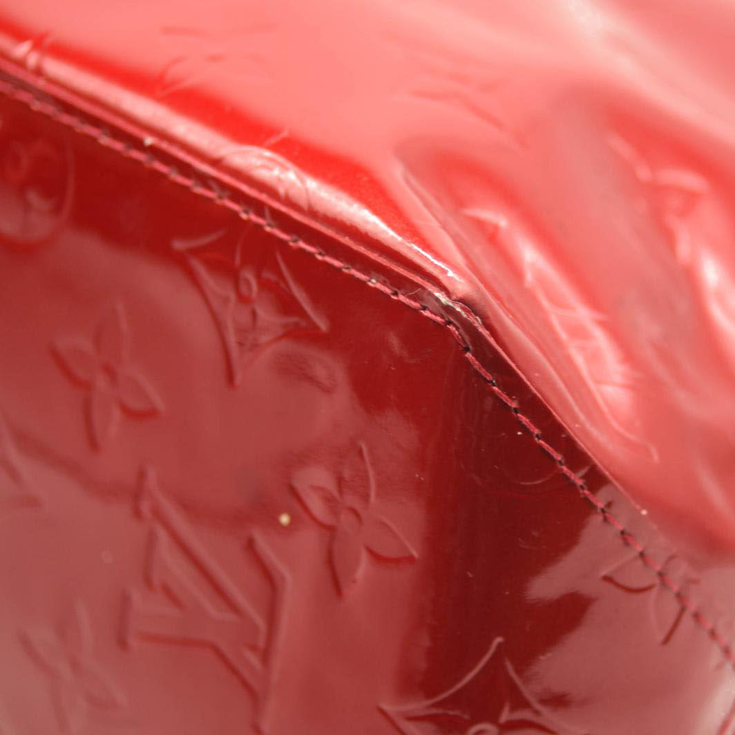 LOUIS VUITTON Vernis Reade PM Rouge