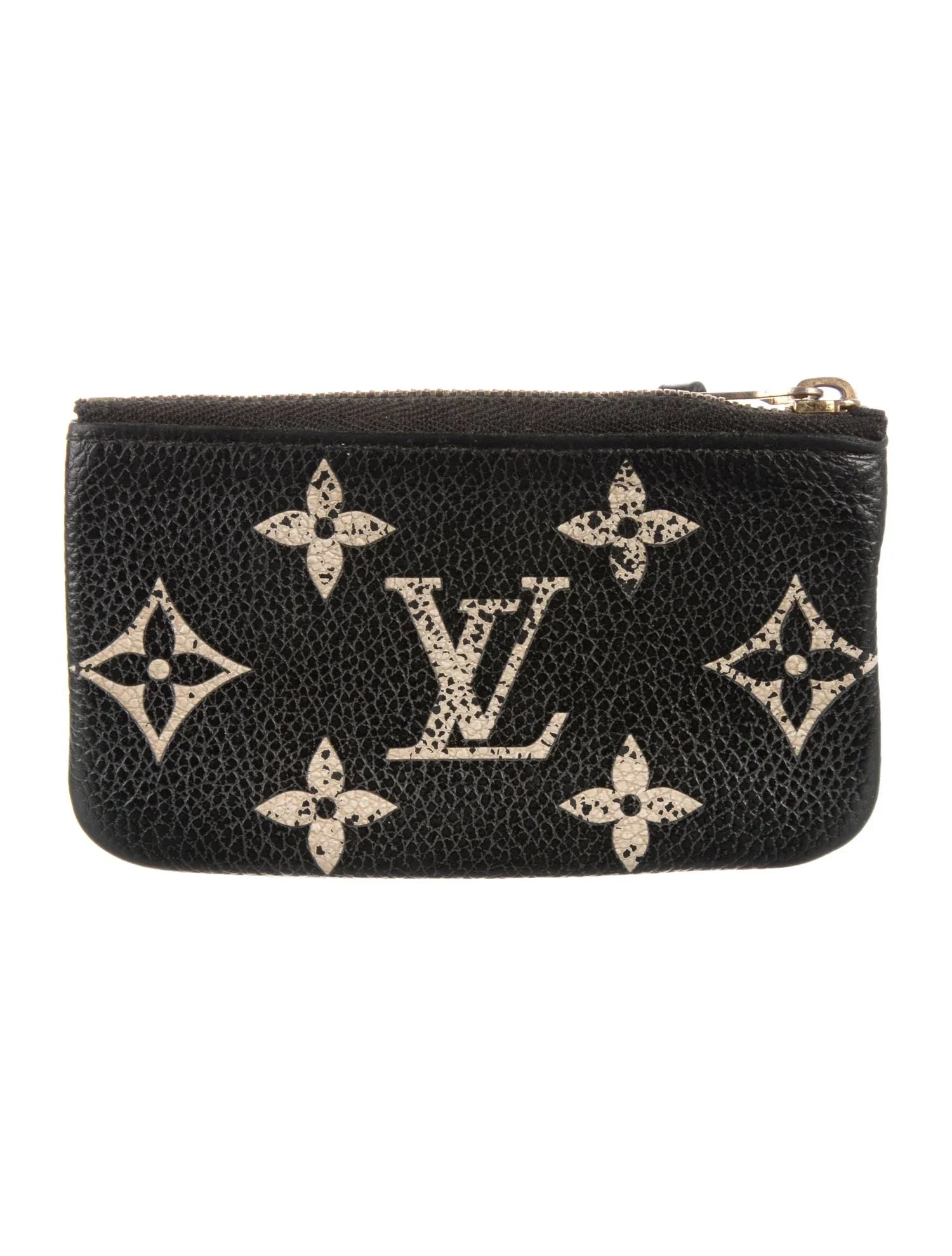 $530 Louis Vuitton 2022 Monogram Giant Pattern Key Holder