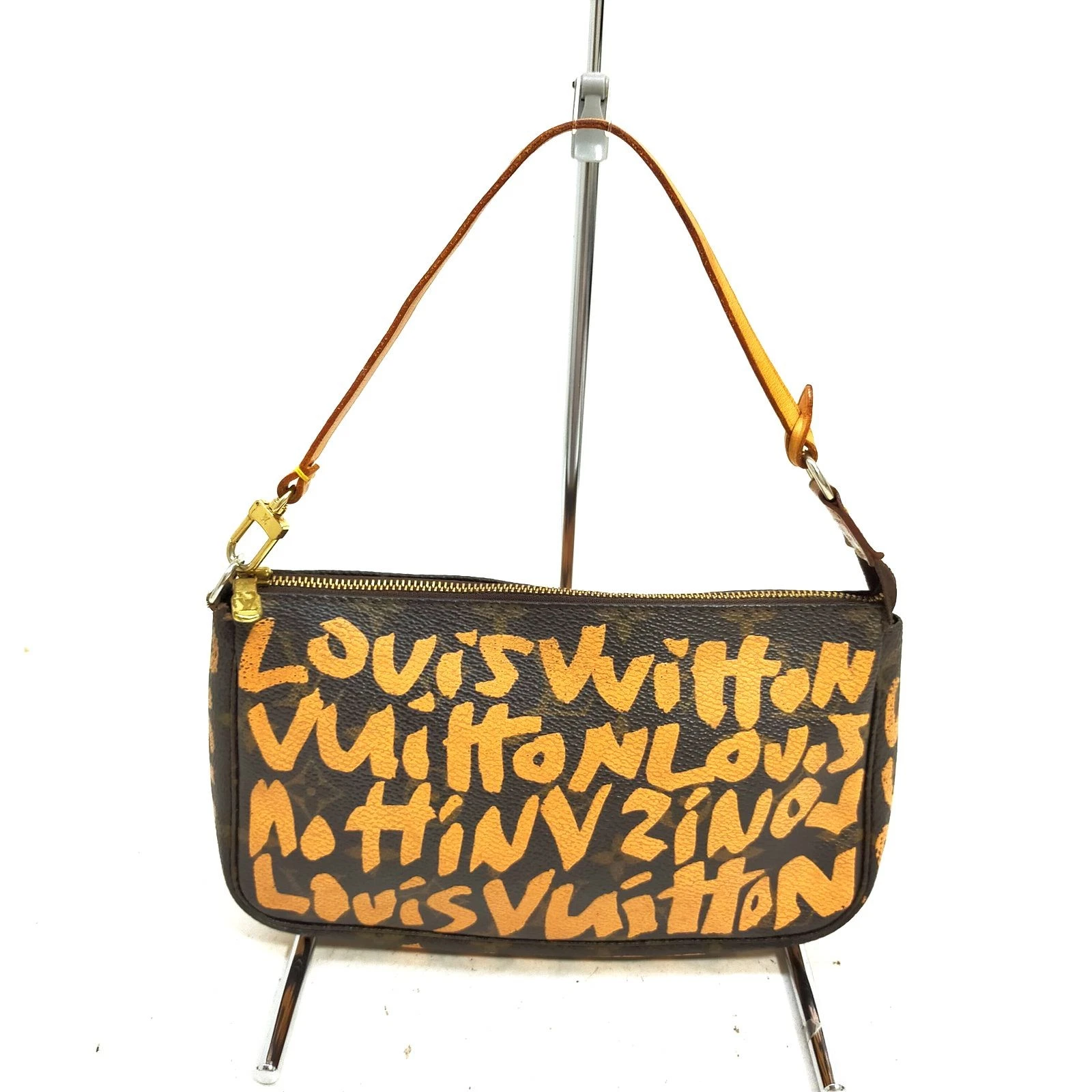 $1290 Louis Vuitton LV Accessories Pouch M92193 Pochette Accessoires