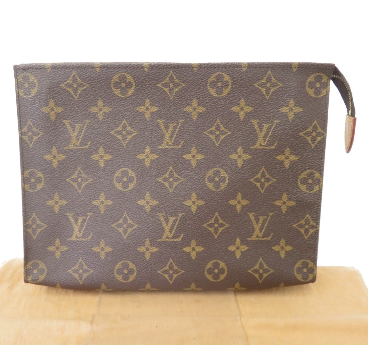 $760 Louis Vuitton Monogram Poche Toiletry 26 Clutch Bag